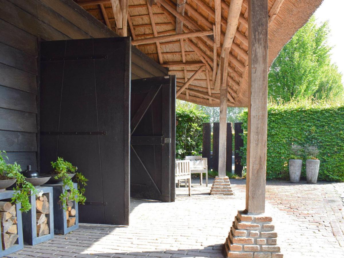 Unique Holiday Home With A Hot Tub Alphen  Exterior photo